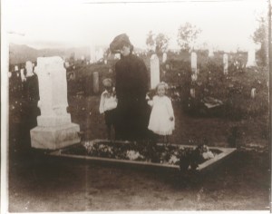 Graveside0001 (2)